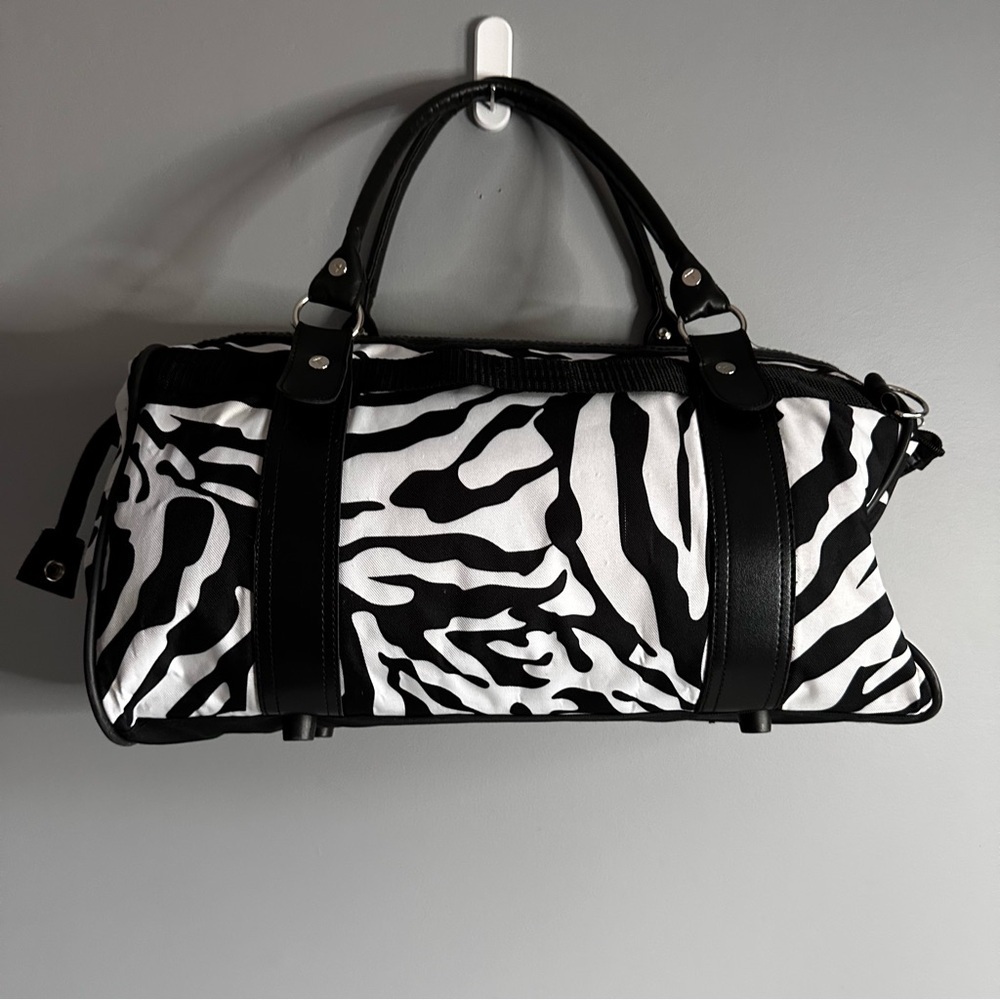 TRACKER Zebra Print Carry On / Overnight Bag - black & white GUC - Picture 5 of 13